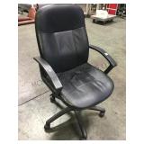 BLACK ROLLING OFFICE CHAIR