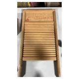 Wooden wash board