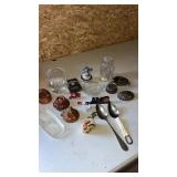 Miscellaneous kitchen items, decorative items and