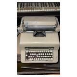 Royal 440 typewriter
