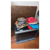 TV stand approximately 26 1/2 x 19 1/2 x 20'