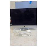 Apple Computer & Keyboard, 30' Screen Untested