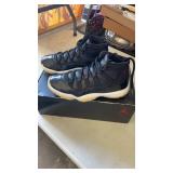 Menï¿½s Nike air Jordan size 11 retro slightly used