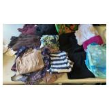 Group of miscellaneous womanï¿½s clothing mixed