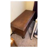 Cedar Chest by Lane aprox. 48ï¿½x20ï¿½x20ï¿½.  Untested