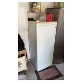 Danby fridge working approx. 23.5ï¿½x59ï¿½x24.5ï¿½&