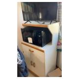 Kitchen cabinet approximately 24.5 x 48 x  19.5ï¿½