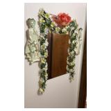 Home decor wall hanging mirror aprox. 28.5ï¿½x 25ï¿½