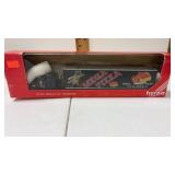 1:87 scale mega pizza advertising on a semi t