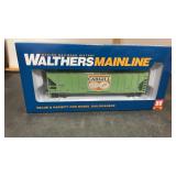 Walthers 54ï¿½ HO Scale 3 Bay Covered Hopper
