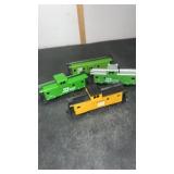 3 HO Scale Burlington Northern , 1 Union Pacific