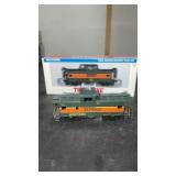 2 Burlington Northern Santa Fe HO Cabooses,