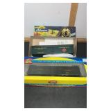 2 Athearn Train Cars, 1 is NIB
