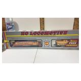 AHM HO  Cheesie system locomotive and caboose NIB