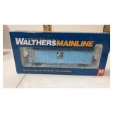 Walthers  2 bay  air slide covered hopper