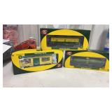 3 Athearn  John Deere classic series train cars