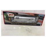 Atlas HO Scale 1968-2 6- Bay Cylindrical Hopper
