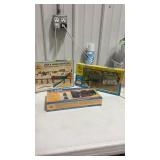 AMH railroad buildings and mire. Sealed Ho scale