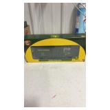 Athearn HO scale  John Deere box car 20922
