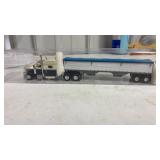1:87 scale semi truck and trailer