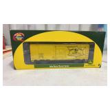 Athearn HO SCALE  box car John Deere  DERX #21002