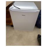 Galanz 1.7 CU.ft Compact Refrigerator