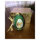 Vintage Valerie Parr Hill Musical Egg