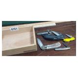 BOX WITH (6) KNIVES