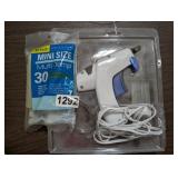 GLUE GUN WITH GLUE
