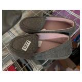 HOUSE SHOES SIZE 5-6