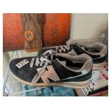 NEW BALANCE SHOES SIZE 9