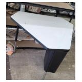 ADJUSTABLE TRAINGLE TABLE