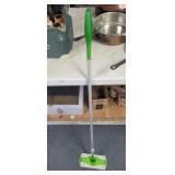 SWIFFER MOP