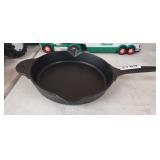 PIONEER WOMAN 7 1/2' CAST IRON SKILLET