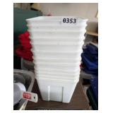 LOT OF PLASTIC BUCKETS