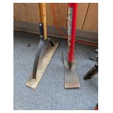 GARDEN CULTIVATING TOOLS