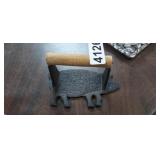 CAST IRON PIG BACON PRESS
