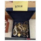 JEWELRY BOX WITH JEWELRY