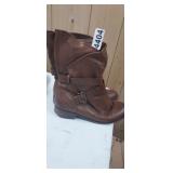 BOOTS, GENTLY USED, SIZE 8.5
