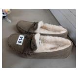 UGG HOUSE SHOES SIZE 12