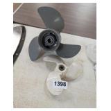 2 PROPELLER BLADES