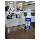 EARRING AND JEWELRY HOLDER WITH CLEANER