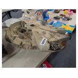 STAR WARS MILLENNIUM FALCON SHIP