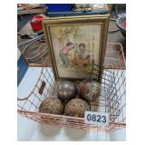 DECORATIVE BALLS, BASKETS, WALL DECOR
