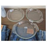 2 ANCHOR AND 1 PYREX PIE PLATE