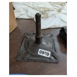 SEAT MOUNT
