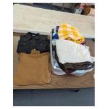 TOTE OF WOMENS CLOTHES