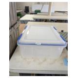 ZIPLOCK PLASTIC TOTE WITH LID