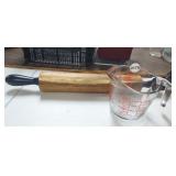 WOOD ROLLING PIN AND GLASS MEASURING 2 CUP