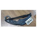 KNUCKLES KNIFE WITH SHEATH